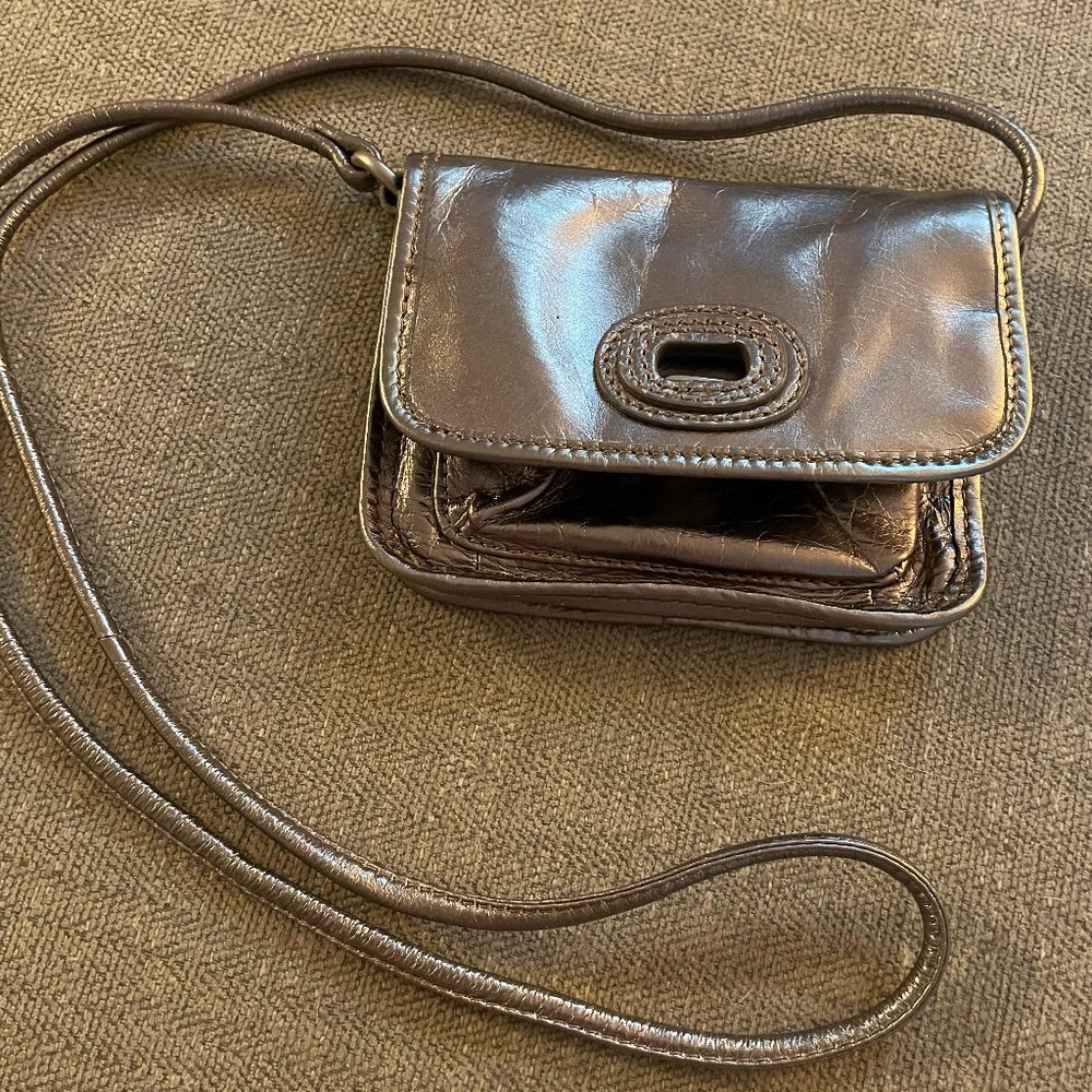 LIKE NEW! Silver Leather Fossil Clutch Mini Purse